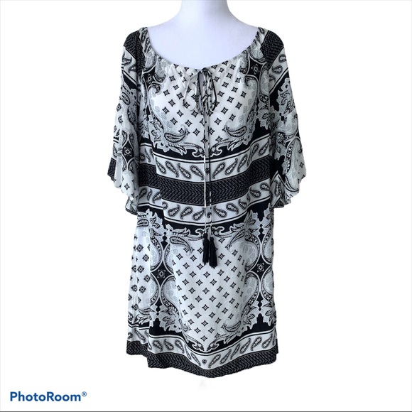 Jealous Tomato Dresses & Skirts - JEALOUS TOMATO Womens Size S Black White Boho Print Swim Cover Up Dress